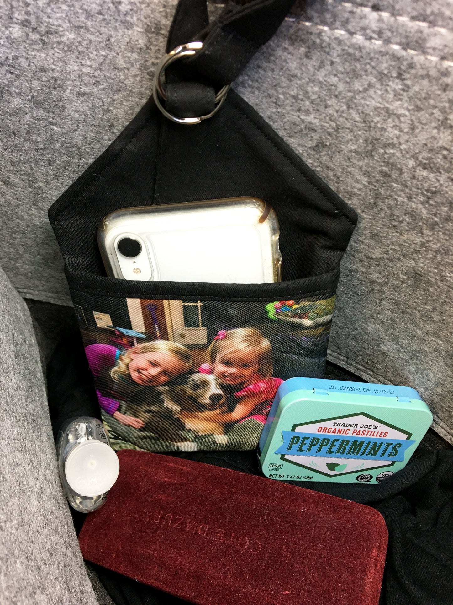 photo phone pocket holder in purse